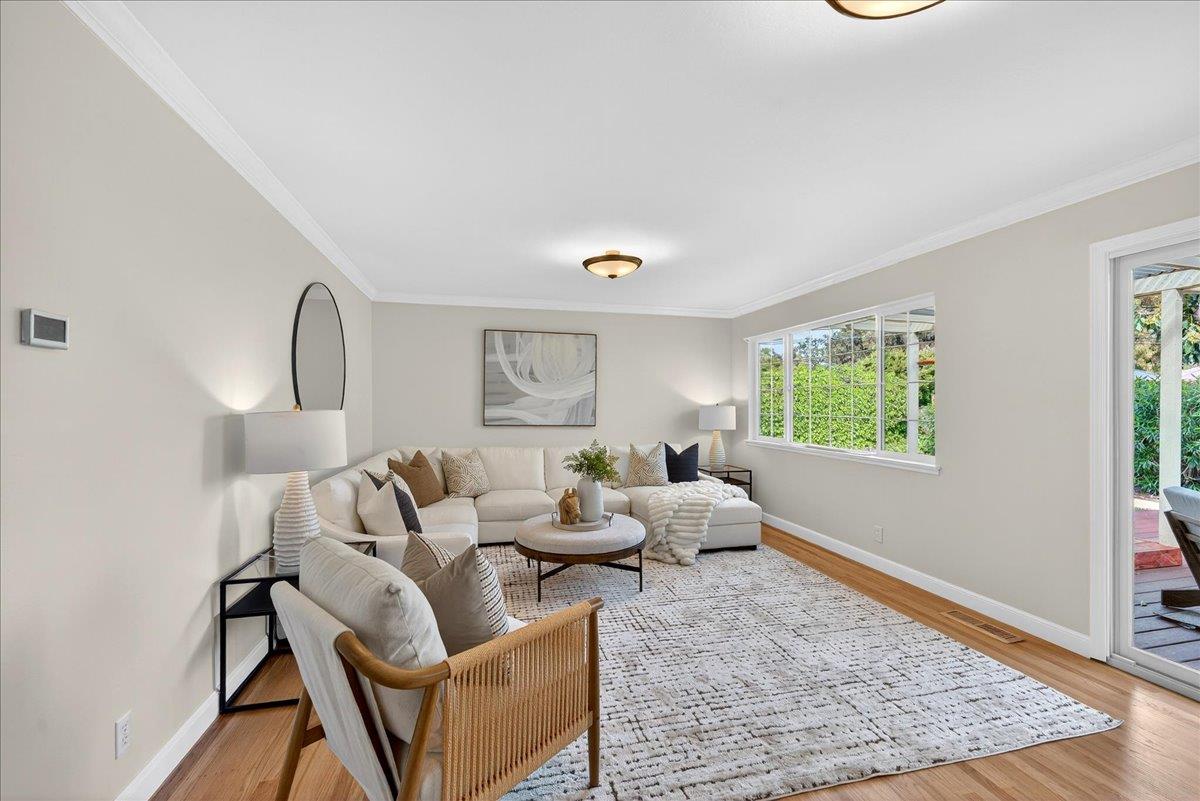 Detail Gallery Image 20 of 46 For 1312 Lubich Dr, Mountain View,  CA 94040 - 4 Beds | 2/1 Baths