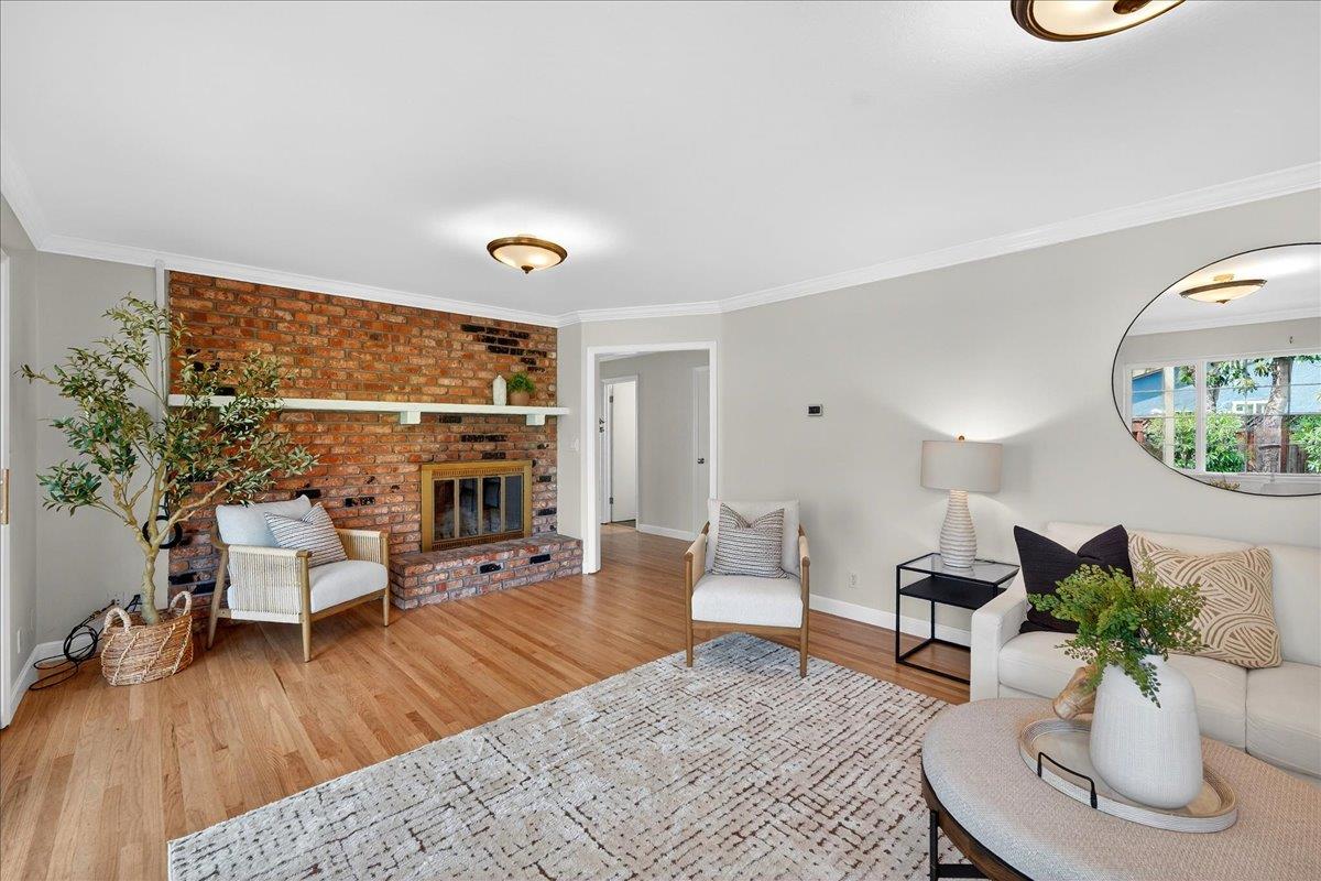 Detail Gallery Image 23 of 46 For 1312 Lubich Dr, Mountain View,  CA 94040 - 4 Beds | 2/1 Baths