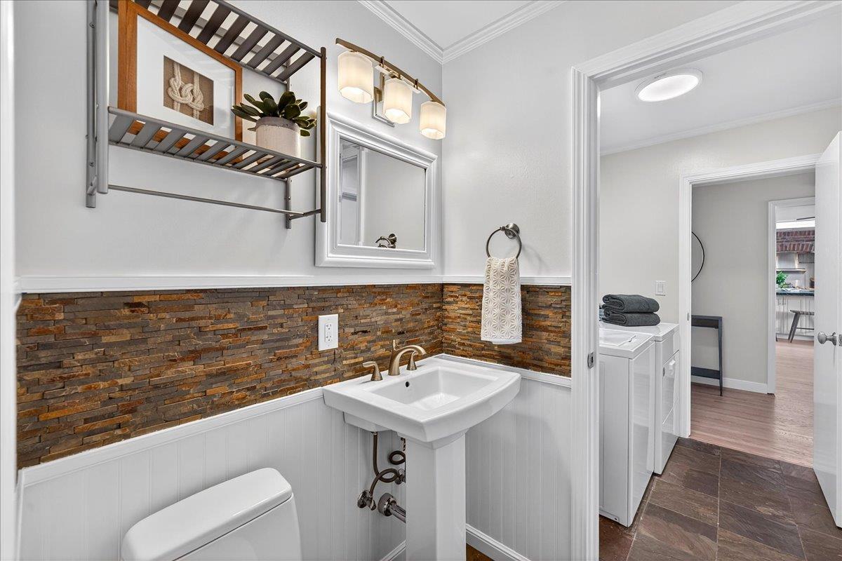 Detail Gallery Image 26 of 46 For 1312 Lubich Dr, Mountain View,  CA 94040 - 4 Beds | 2/1 Baths