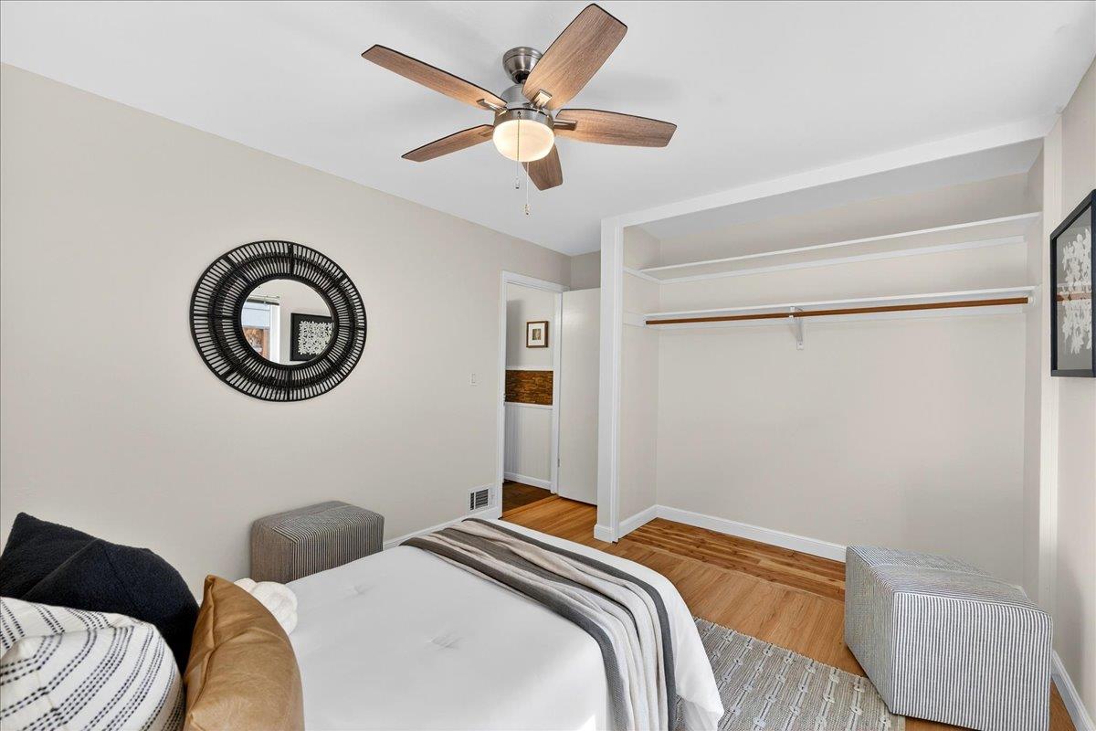 Detail Gallery Image 28 of 46 For 1312 Lubich Dr, Mountain View,  CA 94040 - 4 Beds | 2/1 Baths