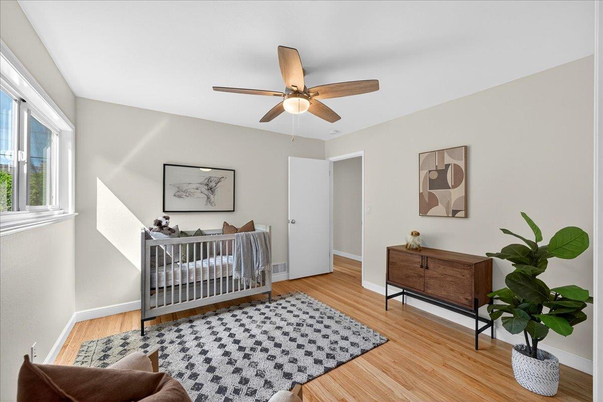 Detail Gallery Image 30 of 46 For 1312 Lubich Dr, Mountain View,  CA 94040 - 4 Beds | 2/1 Baths