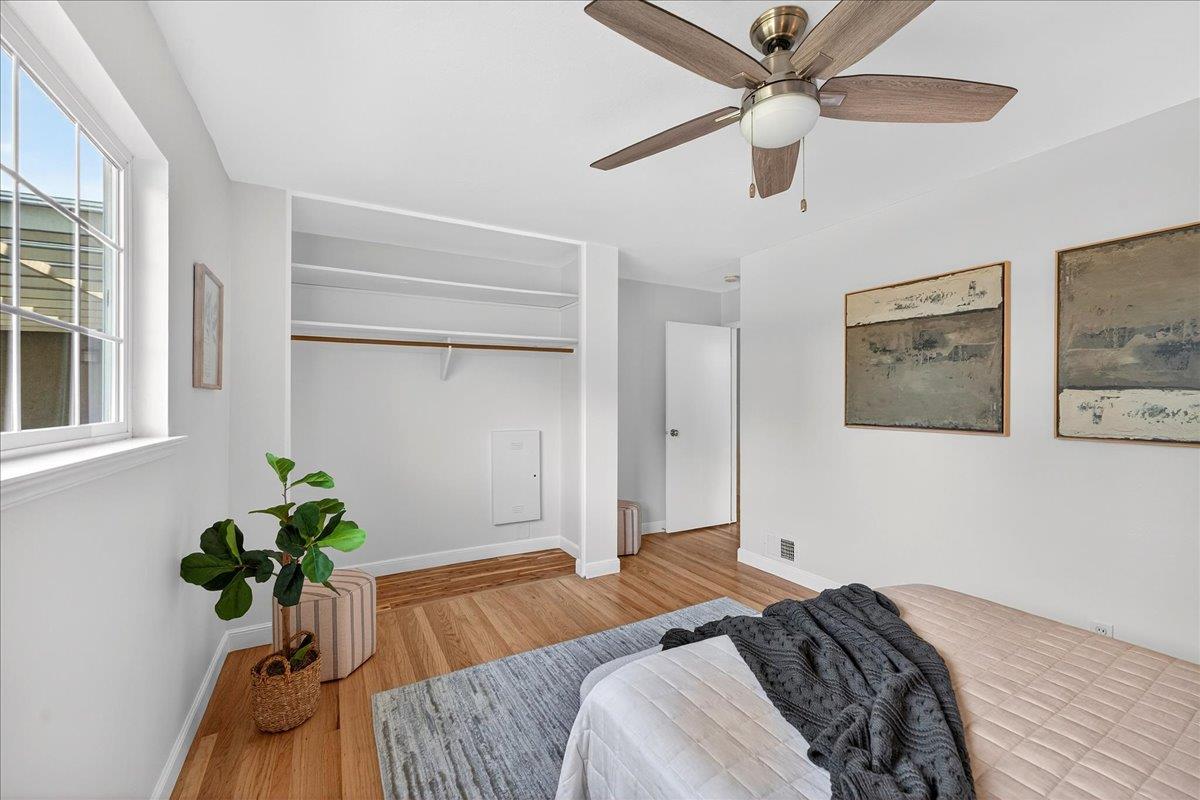 Detail Gallery Image 34 of 46 For 1312 Lubich Dr, Mountain View,  CA 94040 - 4 Beds | 2/1 Baths