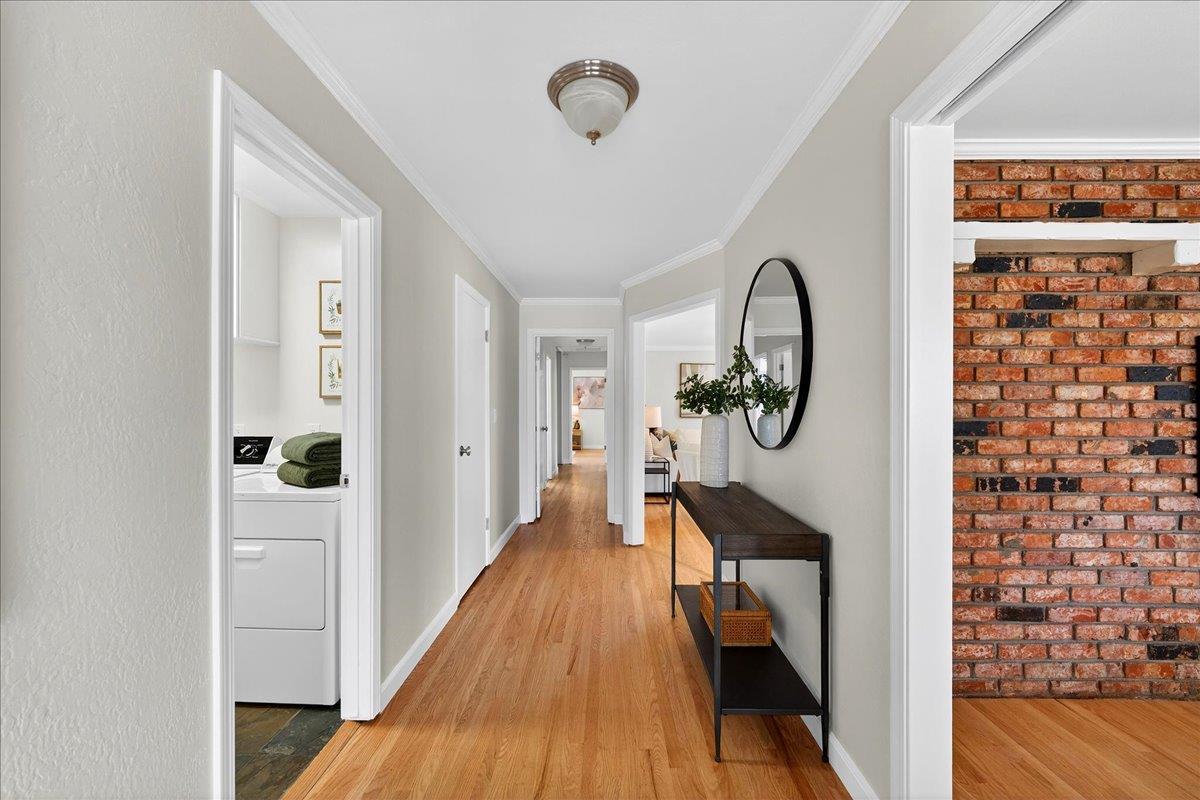 Detail Gallery Image 7 of 46 For 1312 Lubich Dr, Mountain View,  CA 94040 - 4 Beds | 2/1 Baths