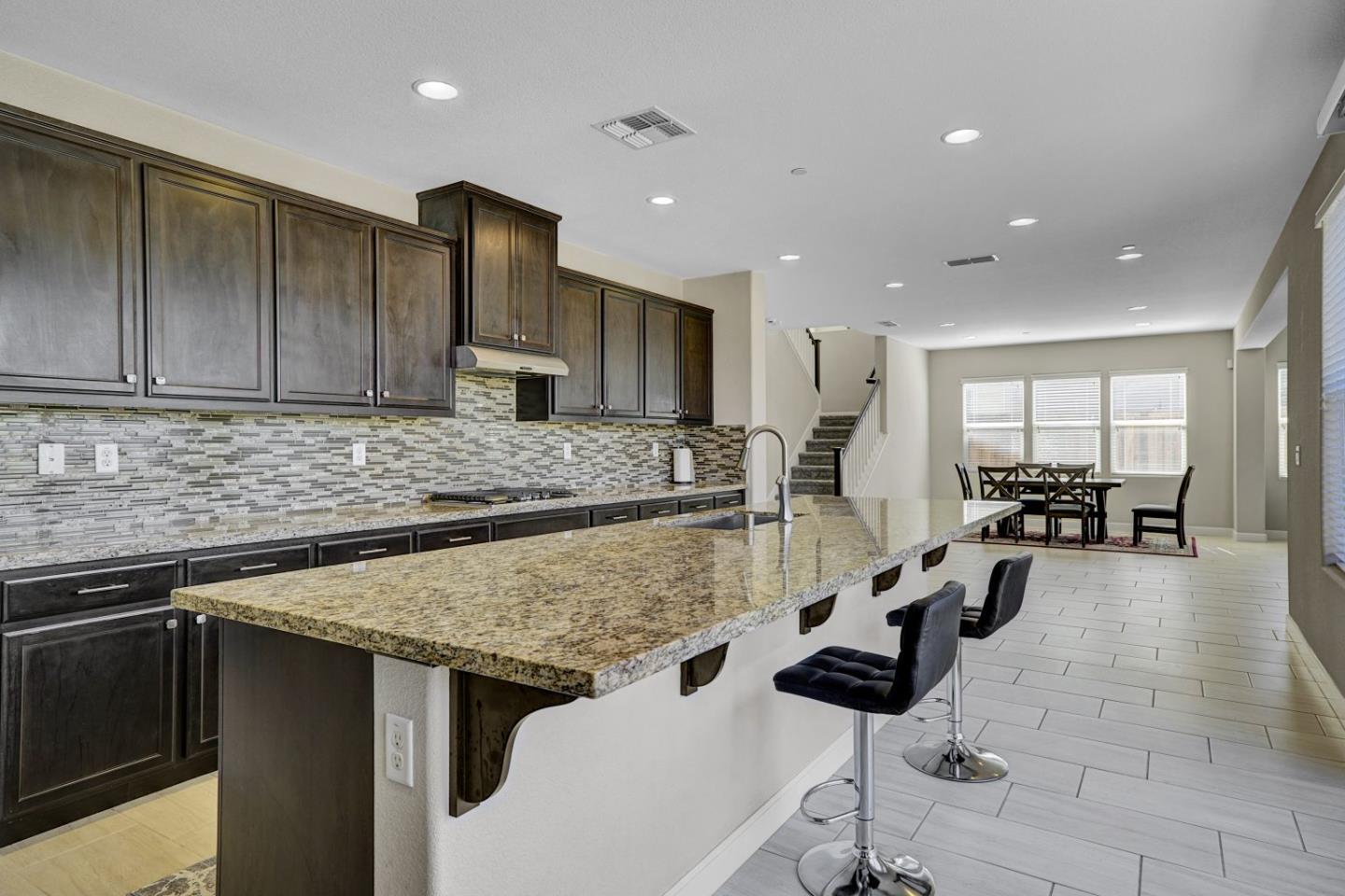 Detail Gallery Image 16 of 48 For 2481 Coloma Ln, Tracy,  CA 95376 - 4 Beds | 3 Baths