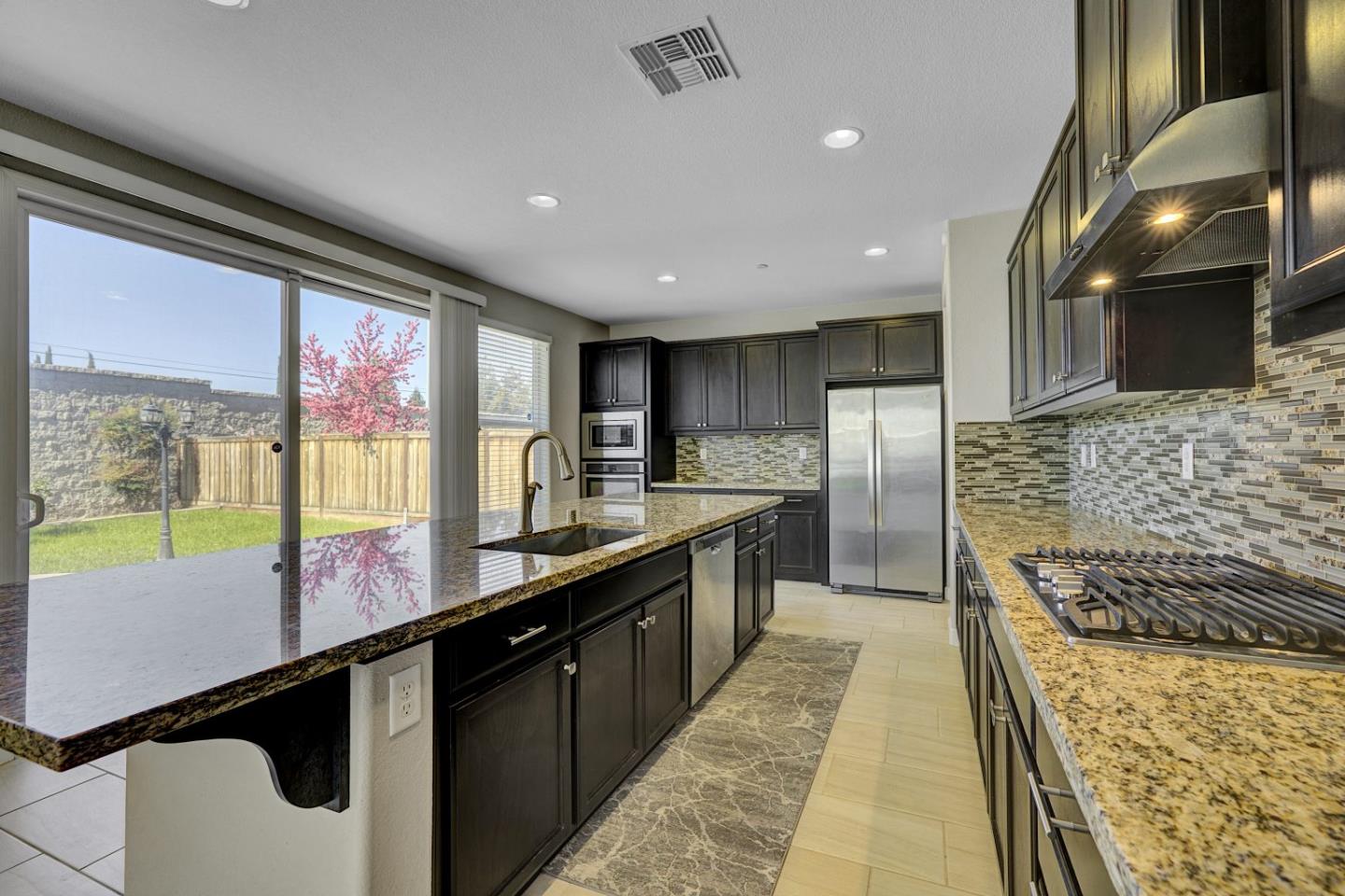 Detail Gallery Image 17 of 48 For 2481 Coloma Ln, Tracy,  CA 95376 - 4 Beds | 3 Baths