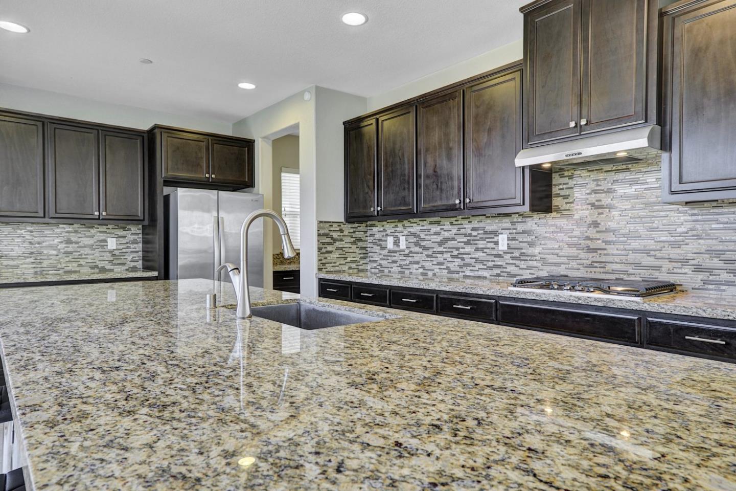 Detail Gallery Image 18 of 48 For 2481 Coloma Ln, Tracy,  CA 95376 - 4 Beds | 3 Baths