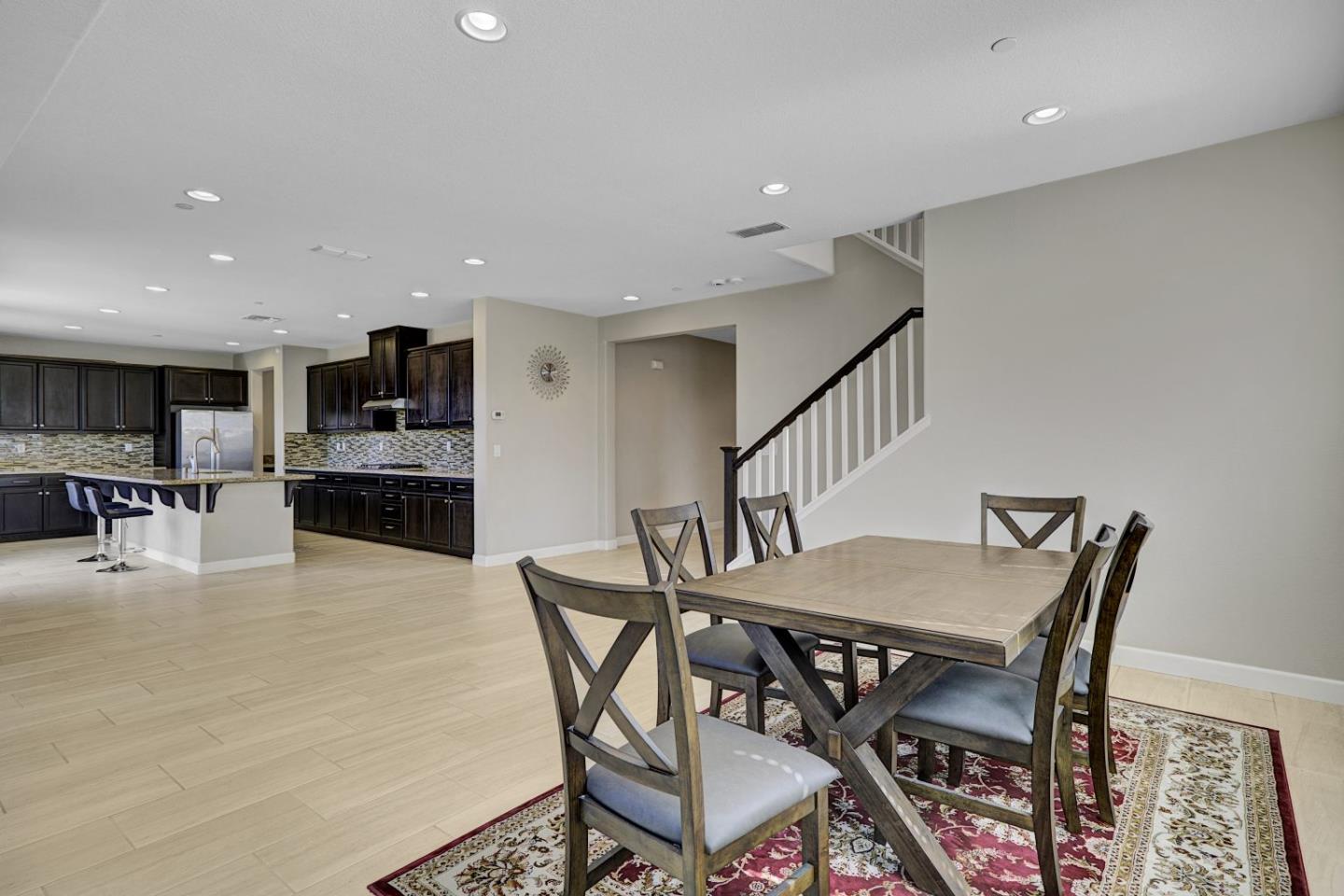 Detail Gallery Image 9 of 48 For 2481 Coloma Ln, Tracy,  CA 95376 - 4 Beds | 3 Baths