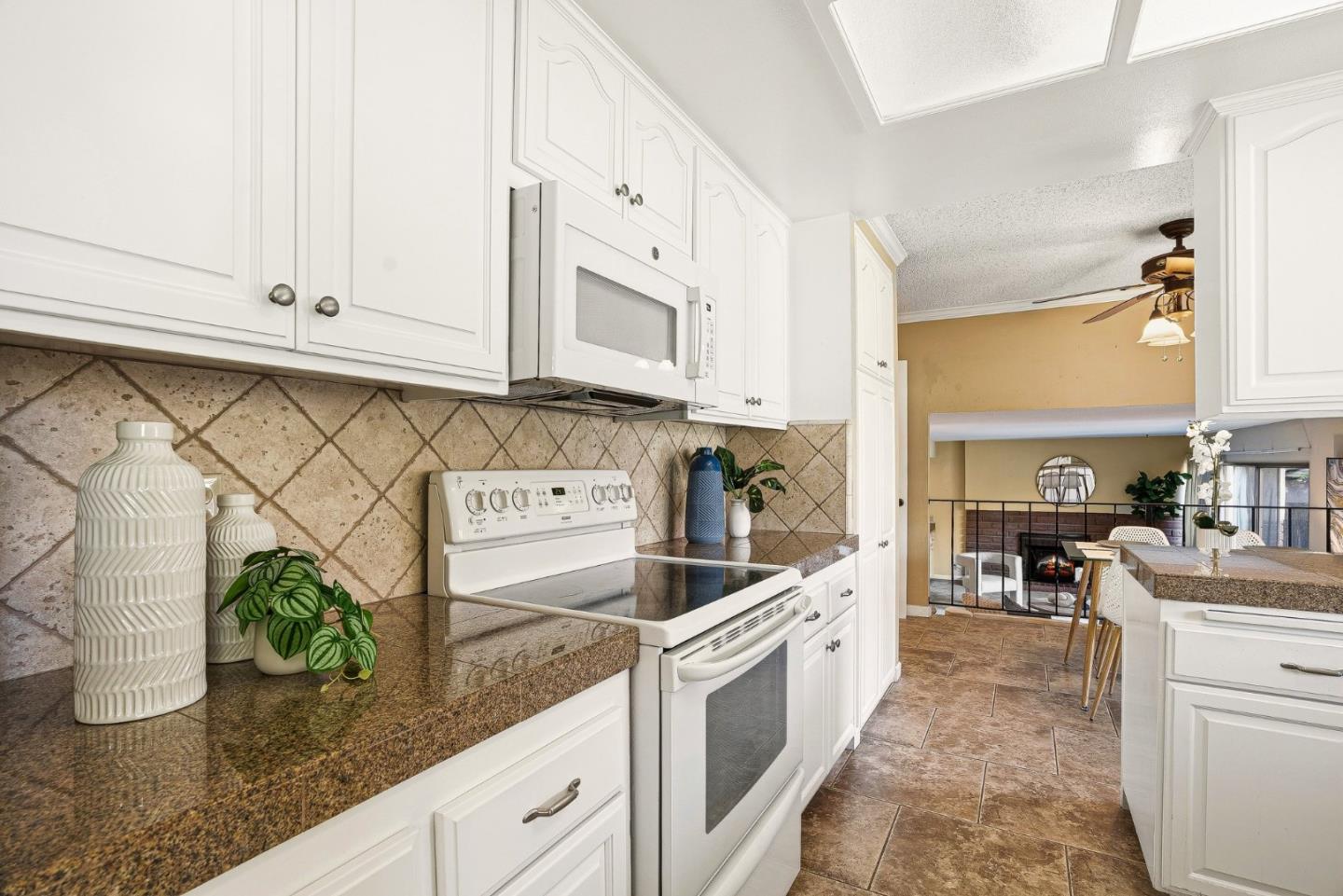 Detail Gallery Image 6 of 38 For 345 Avenida Arboles, San Jose,  CA 95123 - 4 Beds | 3 Baths