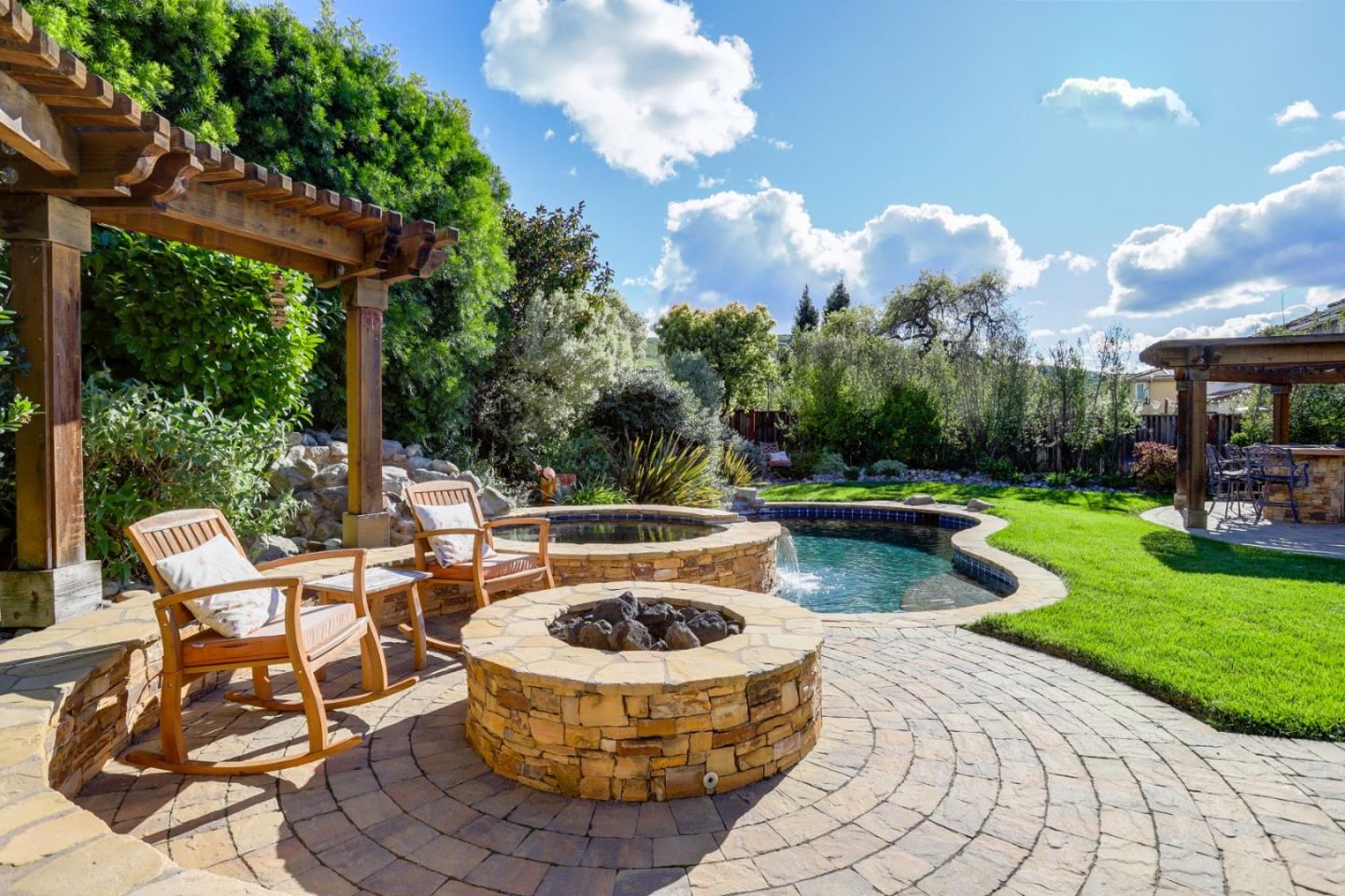 Detail Gallery Image 3 of 47 For 50 Tilton Ave, Morgan Hill,  CA 95037 - 5 Beds | 3/1 Baths