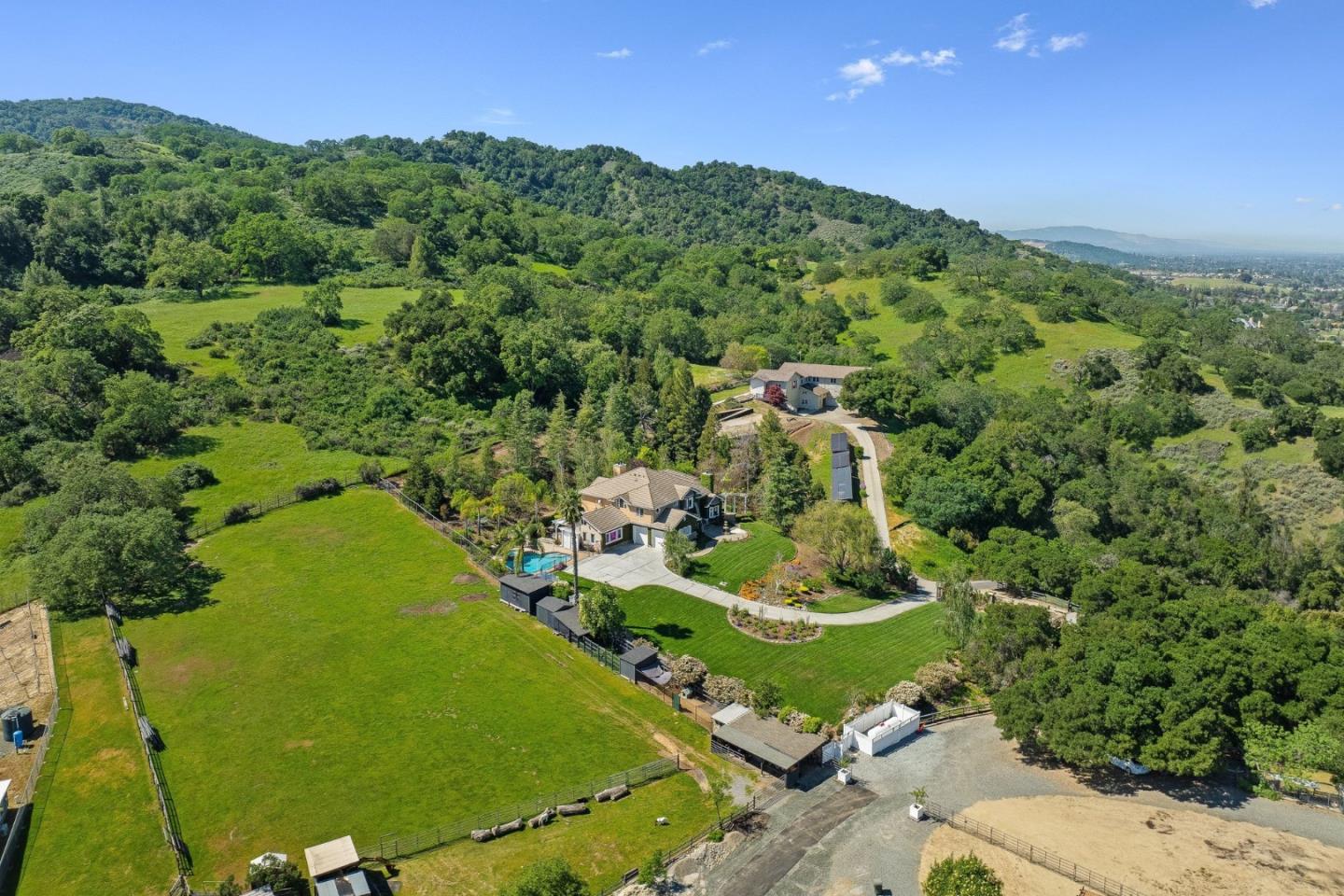 Detail Gallery Image 11 of 98 For 20397 Almaden Rd, San Jose,  CA 95120 - 4 Beds | 4/1 Baths