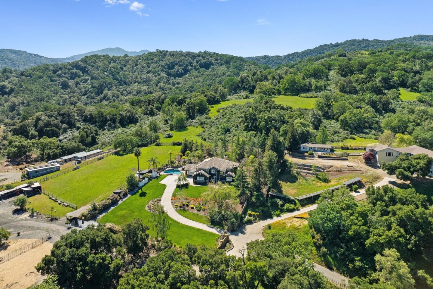 Detail Gallery Image 12 of 98 For 20397 Almaden Rd, San Jose,  CA 95120 - 4 Beds | 4/1 Baths