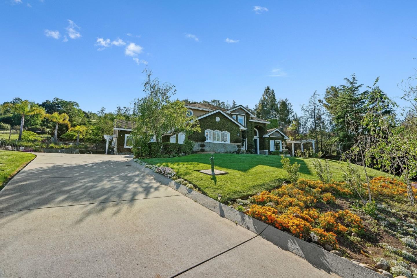 Detail Gallery Image 16 of 98 For 20397 Almaden Rd, San Jose,  CA 95120 - 4 Beds | 4/1 Baths