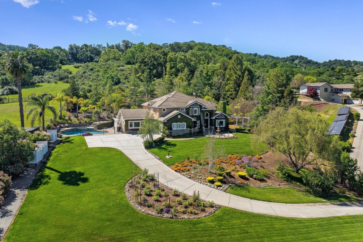 Detail Gallery Image 5 of 98 For 20397 Almaden Rd, San Jose,  CA 95120 - 4 Beds | 4/1 Baths