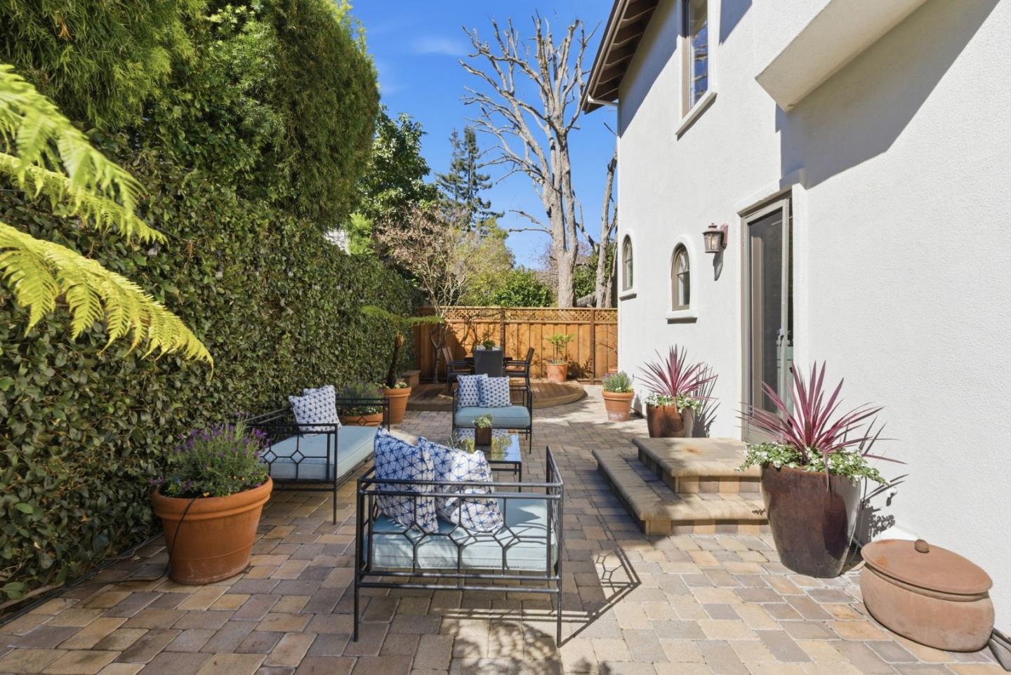 Detail Gallery Image 16 of 20 For 1333 Hoover St, Menlo Park,  CA 94025 - 2 Beds | 2/1 Baths