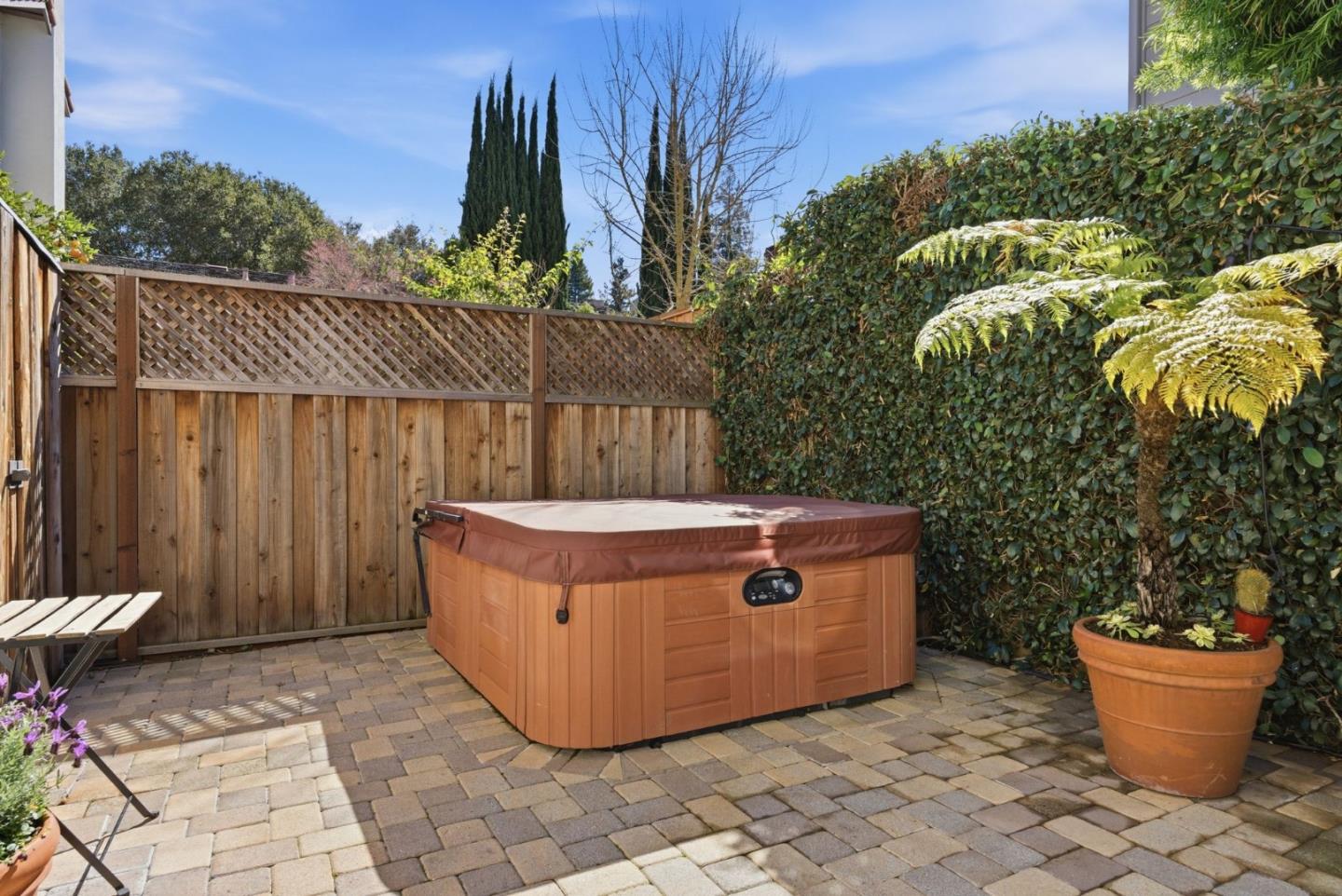 Detail Gallery Image 18 of 20 For 1333 Hoover St, Menlo Park,  CA 94025 - 2 Beds | 2/1 Baths