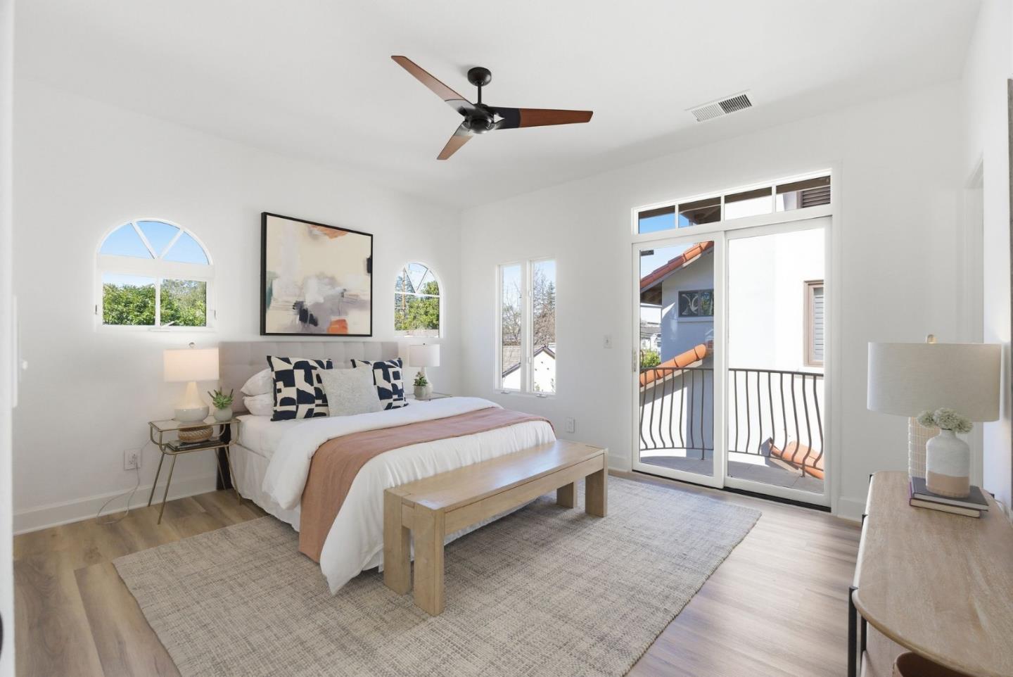 Detail Gallery Image 9 of 20 For 1333 Hoover St, Menlo Park,  CA 94025 - 2 Beds | 2/1 Baths