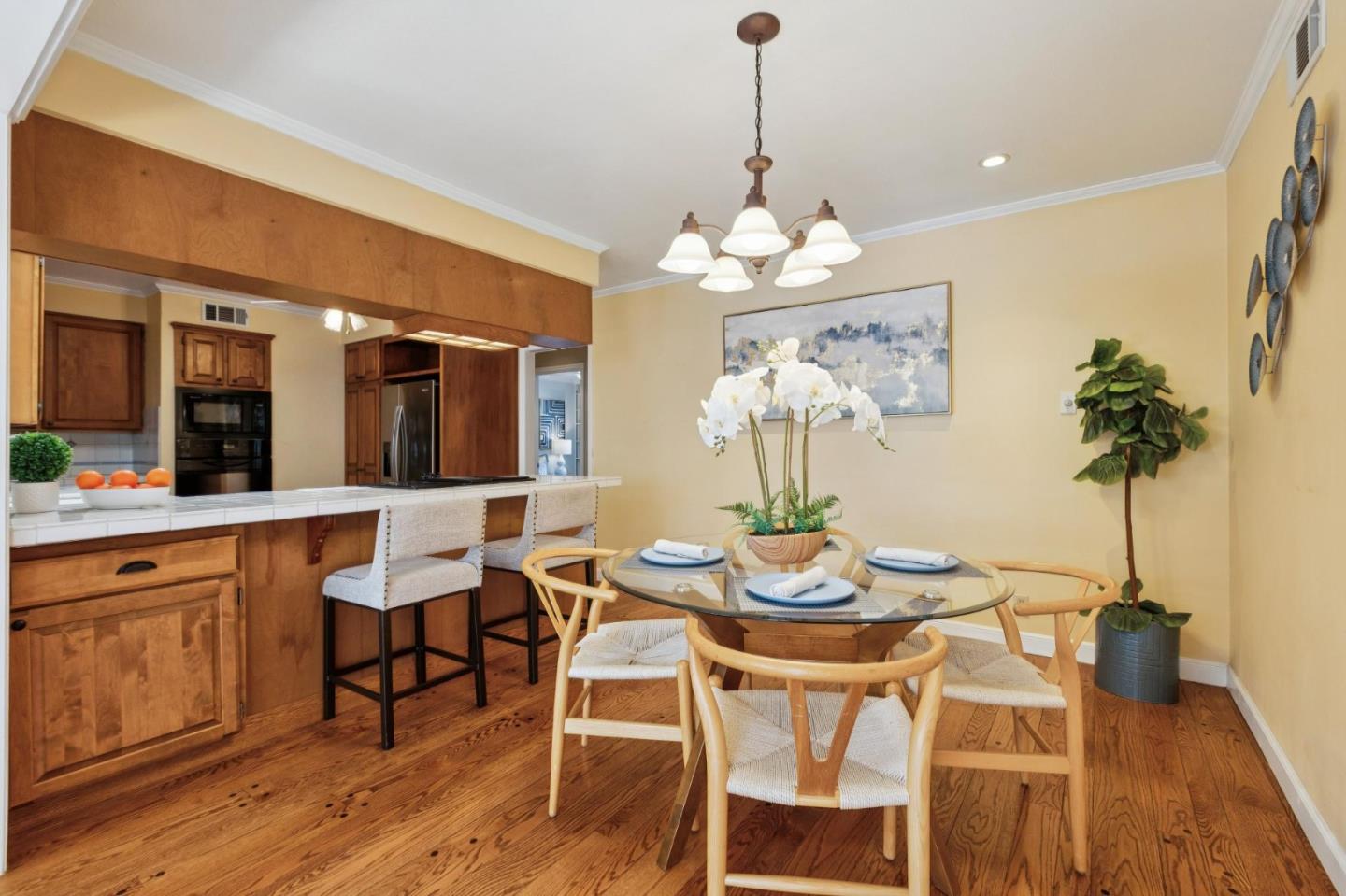 Detail Gallery Image 14 of 30 For 40 Robin Way, San Carlos,  CA 94070 - 2 Beds | 2 Baths