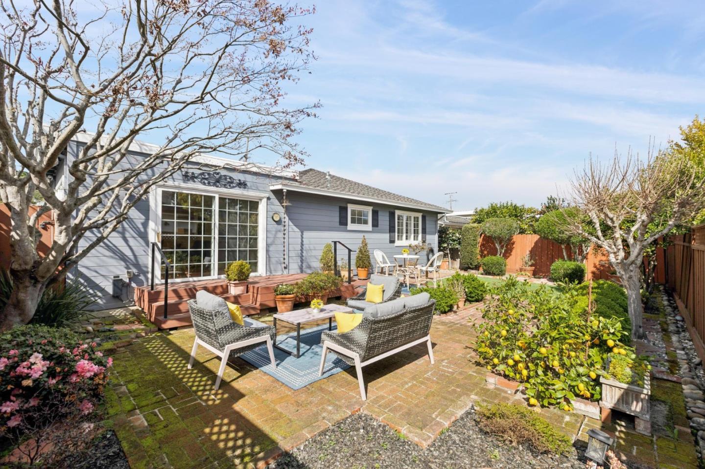 Detail Gallery Image 27 of 30 For 40 Robin Way, San Carlos,  CA 94070 - 2 Beds | 2 Baths