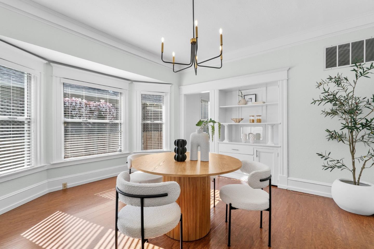 Detail Gallery Image 11 of 45 For 403 N 12th St, San Jose,  CA 95112 - 2 Beds | 2 Baths