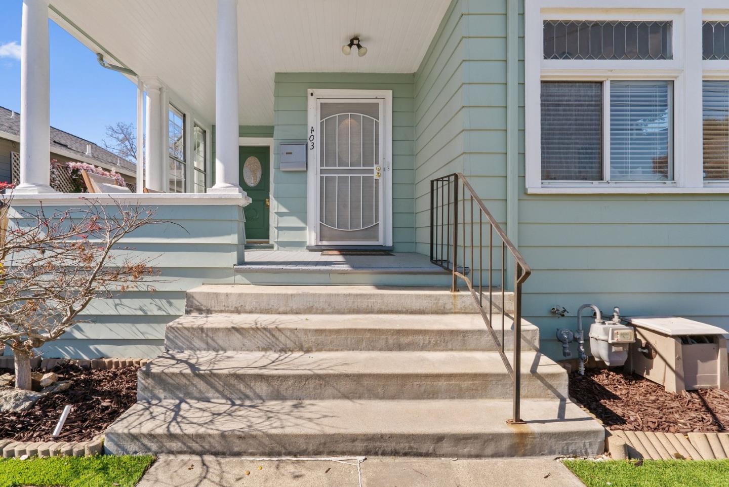 Detail Gallery Image 4 of 45 For 403 N 12th St, San Jose,  CA 95112 - 2 Beds | 2 Baths