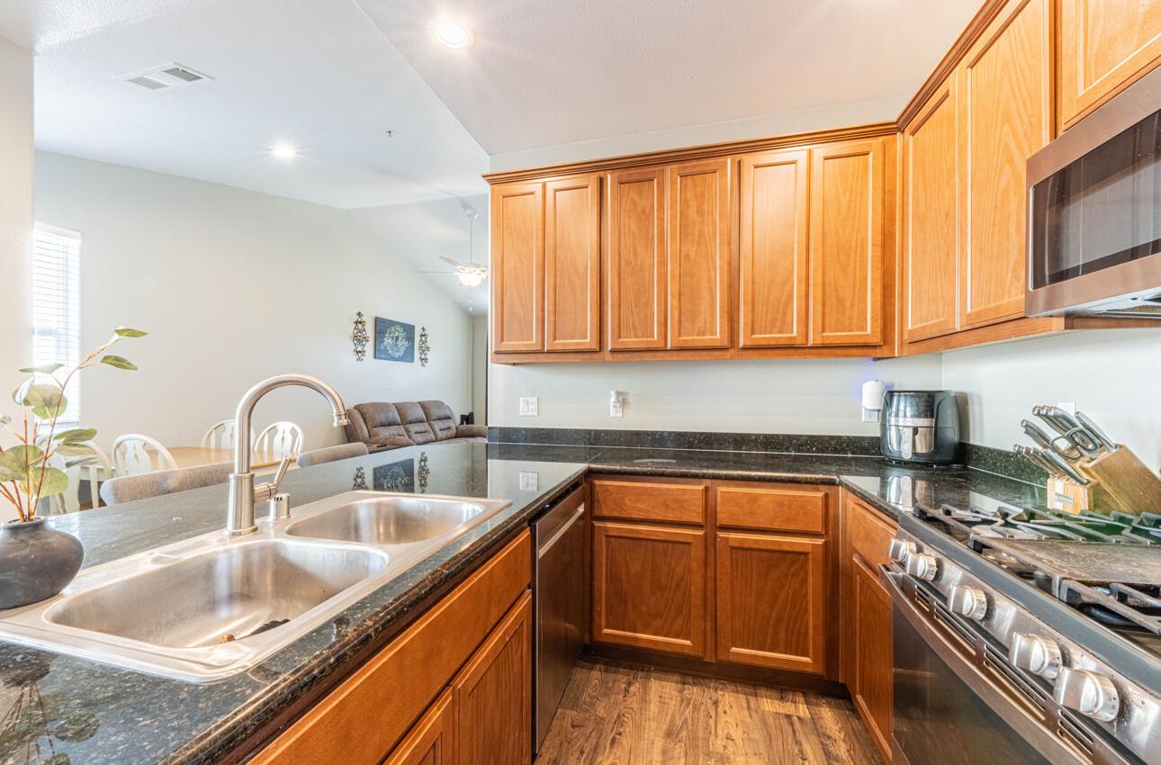 Detail Gallery Image 11 of 29 For 680 Lewis St, King City,  CA 93930 - 3 Beds | 2 Baths