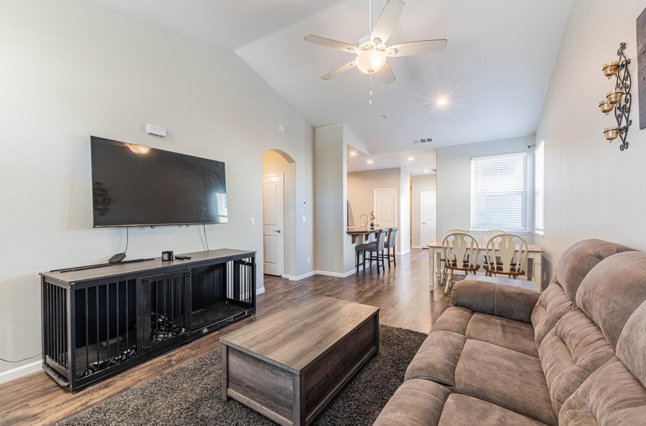 Detail Gallery Image 6 of 29 For 680 Lewis St, King City,  CA 93930 - 3 Beds | 2 Baths