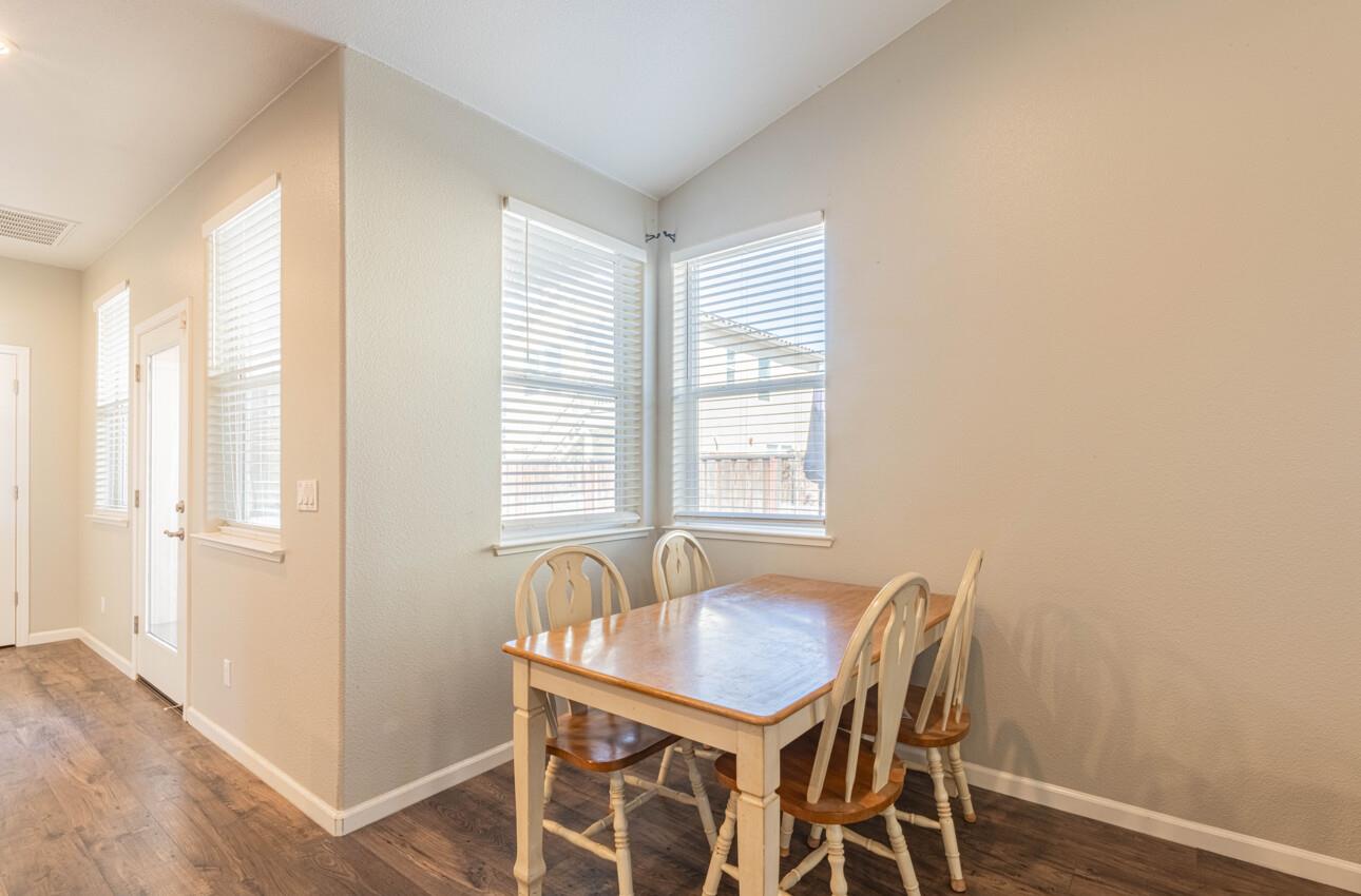 Detail Gallery Image 7 of 29 For 680 Lewis St, King City,  CA 93930 - 3 Beds | 2 Baths