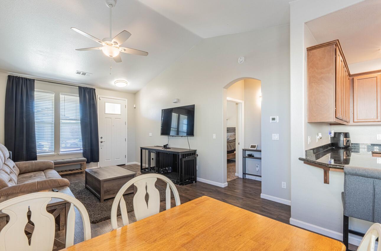 Detail Gallery Image 8 of 29 For 680 Lewis St, King City,  CA 93930 - 3 Beds | 2 Baths