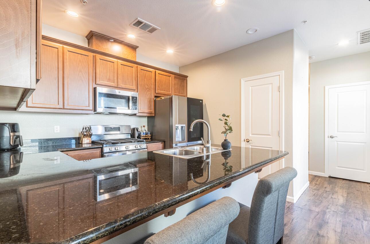 Detail Gallery Image 9 of 29 For 680 Lewis St, King City,  CA 93930 - 3 Beds | 2 Baths