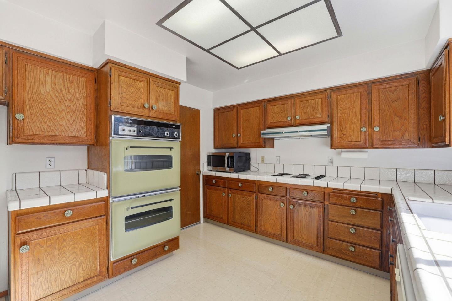 Detail Gallery Image 16 of 44 For 6227 via De Adrianna, San Jose,  CA 95120 - 3 Beds | 2 Baths