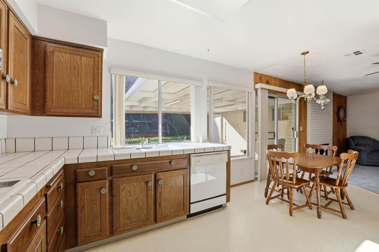 Detail Gallery Image 18 of 44 For 6227 via De Adrianna, San Jose,  CA 95120 - 3 Beds | 2 Baths