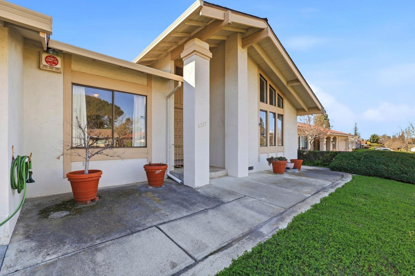 Detail Gallery Image 4 of 44 For 6227 via De Adrianna, San Jose,  CA 95120 - 3 Beds | 2 Baths