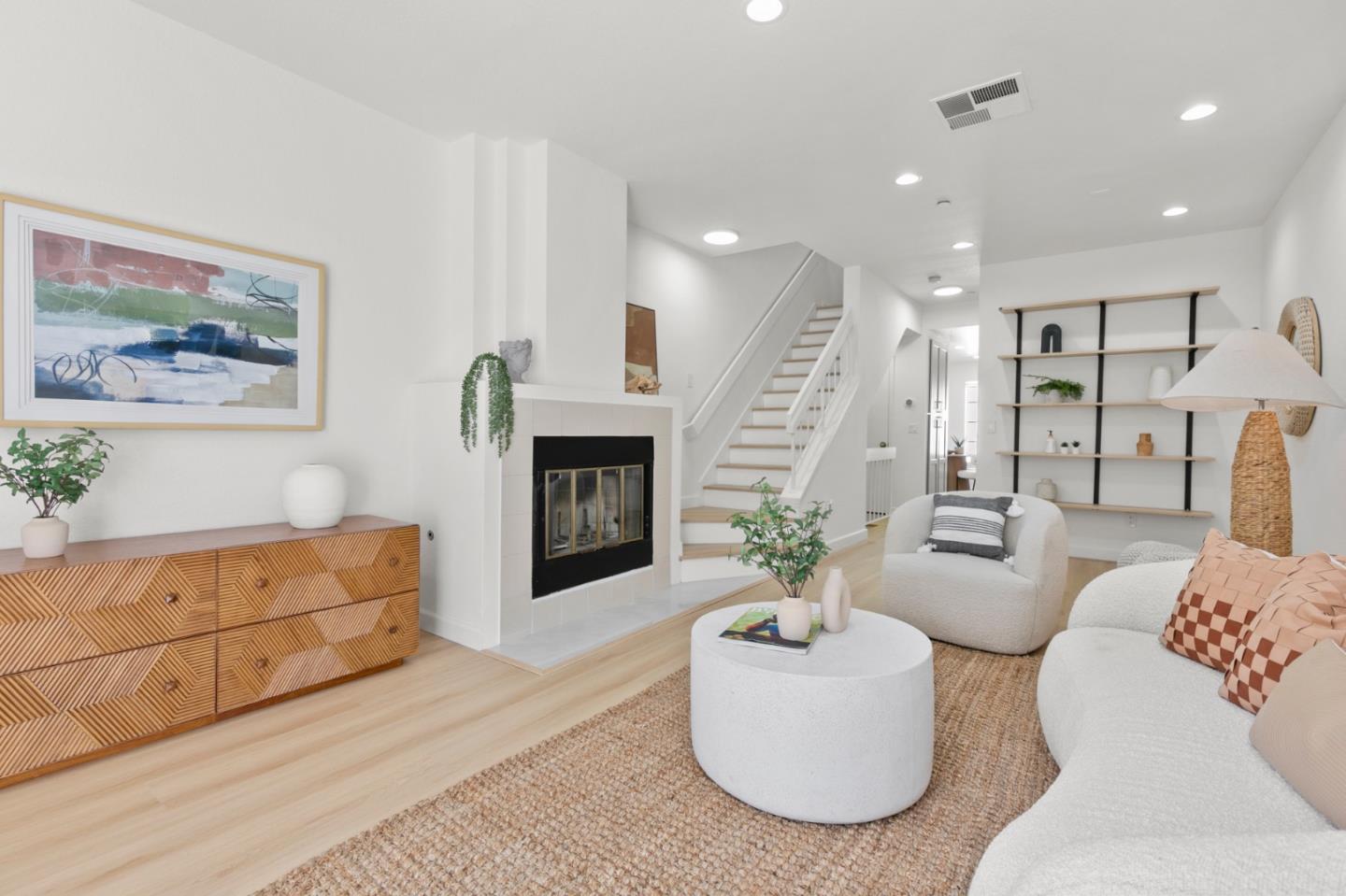 Front Image Thumbnail for ML82037261