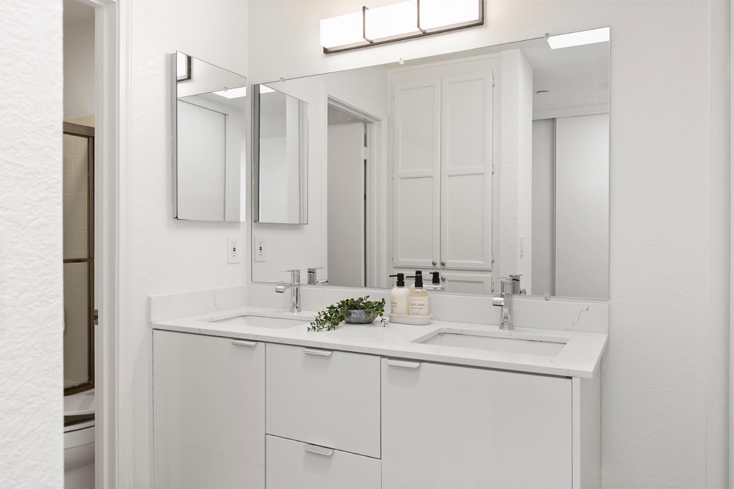 Detail Gallery Image 17 of 29 For 975 Belmont Ter #2,  Sunnyvale,  CA 94086 - 2 Beds | 2/1 Baths