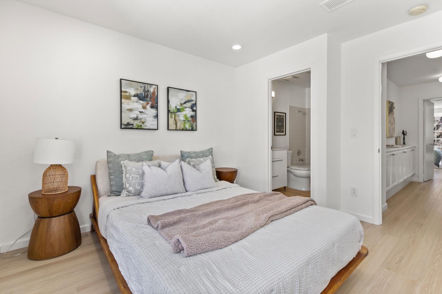 Detail Gallery Image 20 of 29 For 975 Belmont Ter #2,  Sunnyvale,  CA 94086 - 2 Beds | 2/1 Baths