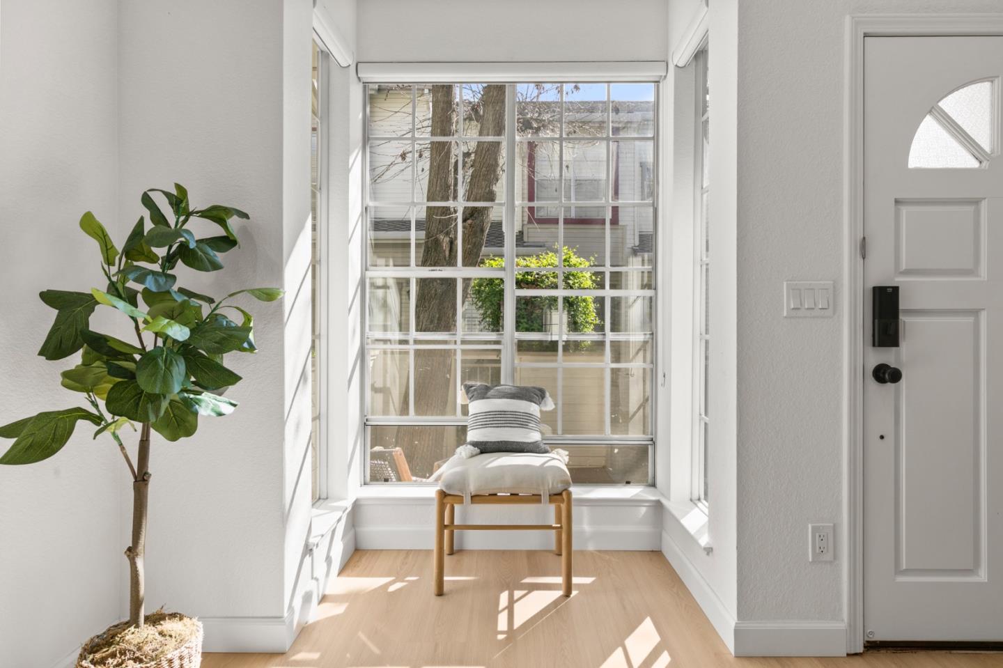 Detail Gallery Image 5 of 29 For 975 Belmont Ter #2,  Sunnyvale,  CA 94086 - 2 Beds | 2/1 Baths