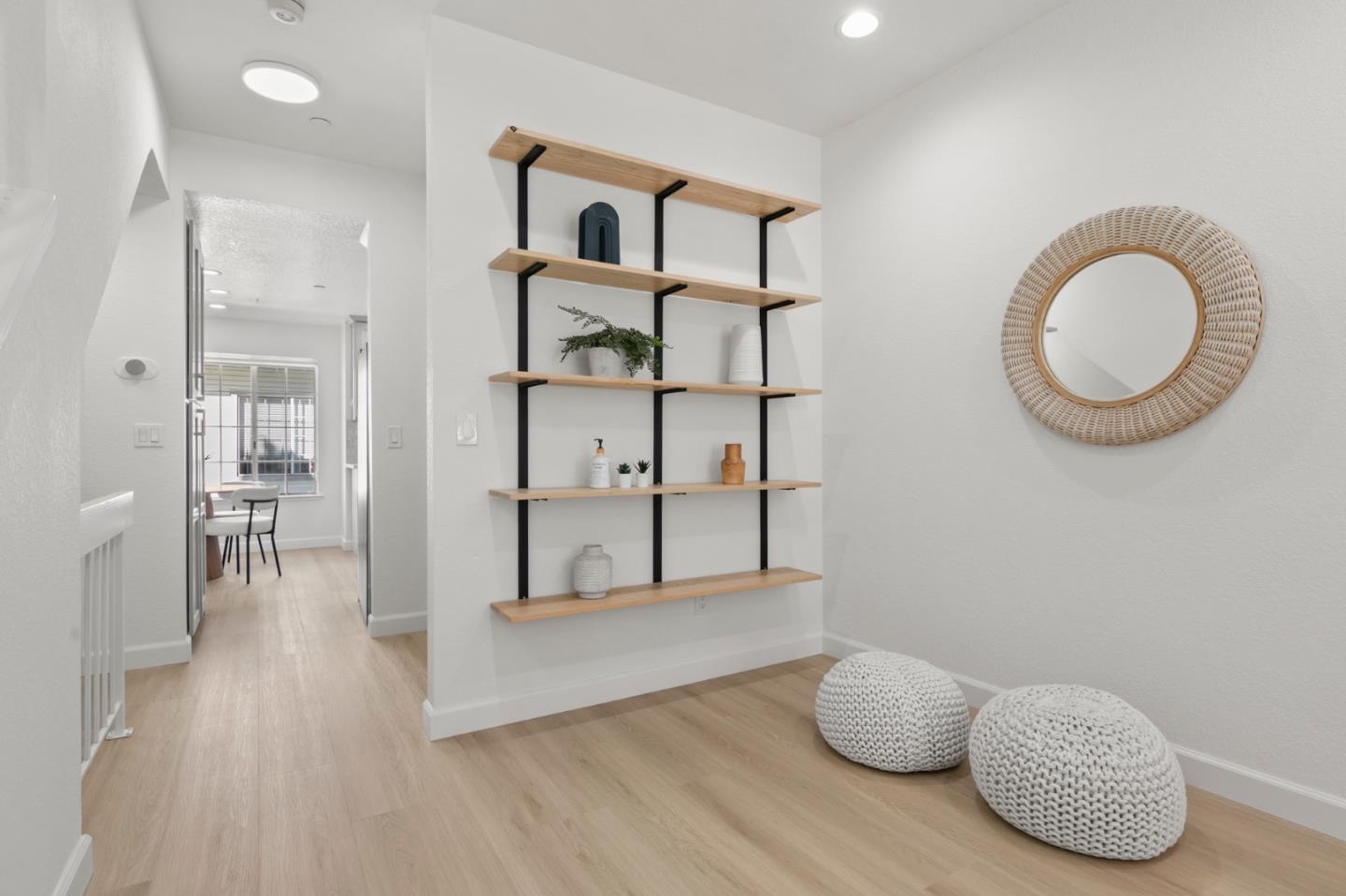 Detail Gallery Image 6 of 29 For 975 Belmont Ter #2,  Sunnyvale,  CA 94086 - 2 Beds | 2/1 Baths