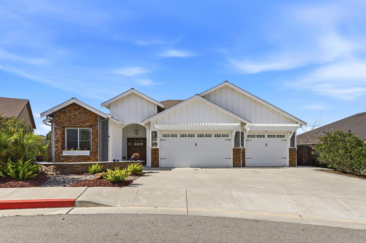 Detail Gallery Image 2 of 55 For 83 San Antonio St, San Juan Bautista,  CA 95045 - 4 Beds | 2 Baths