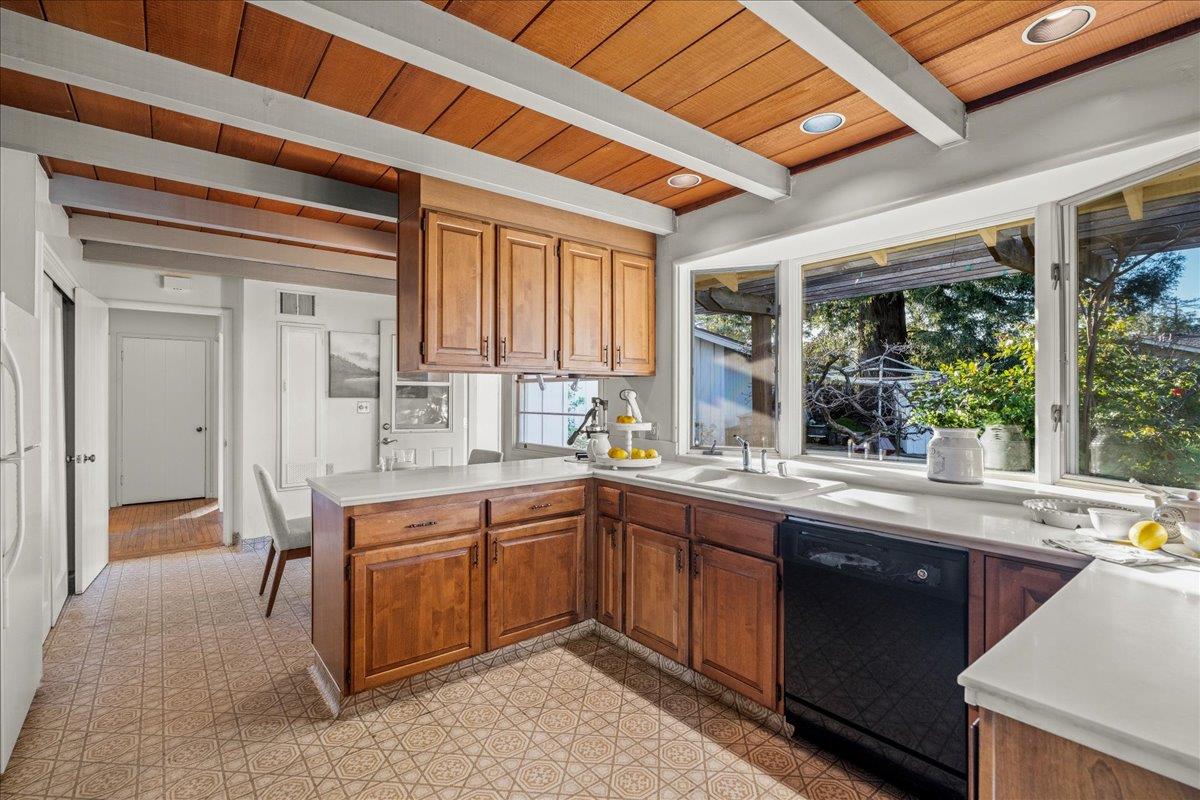 Detail Gallery Image 11 of 41 For 393 Covington Rd, Los Altos,  CA 94024 - 3 Beds | 2 Baths
