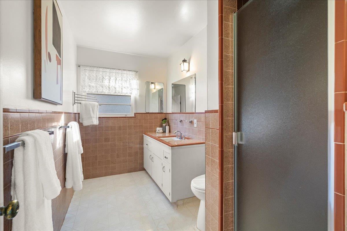 Detail Gallery Image 14 of 41 For 393 Covington Rd, Los Altos,  CA 94024 - 3 Beds | 2 Baths