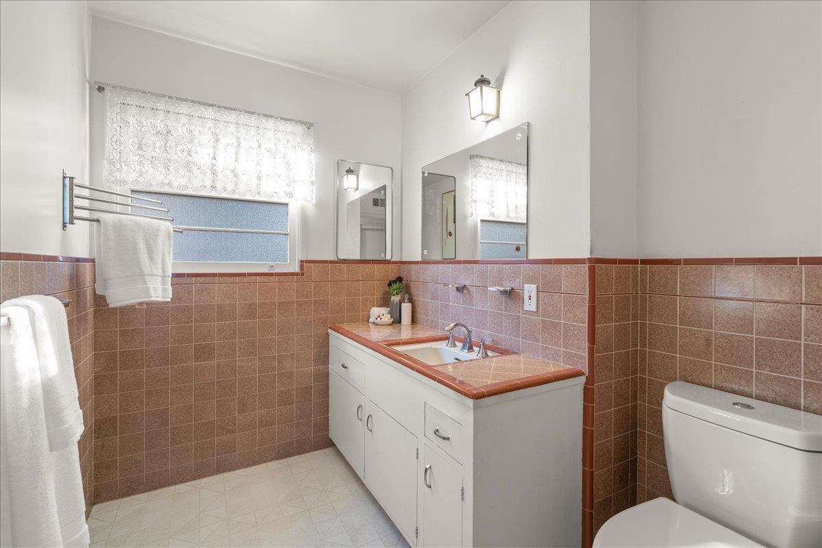Detail Gallery Image 15 of 41 For 393 Covington Rd, Los Altos,  CA 94024 - 3 Beds | 2 Baths