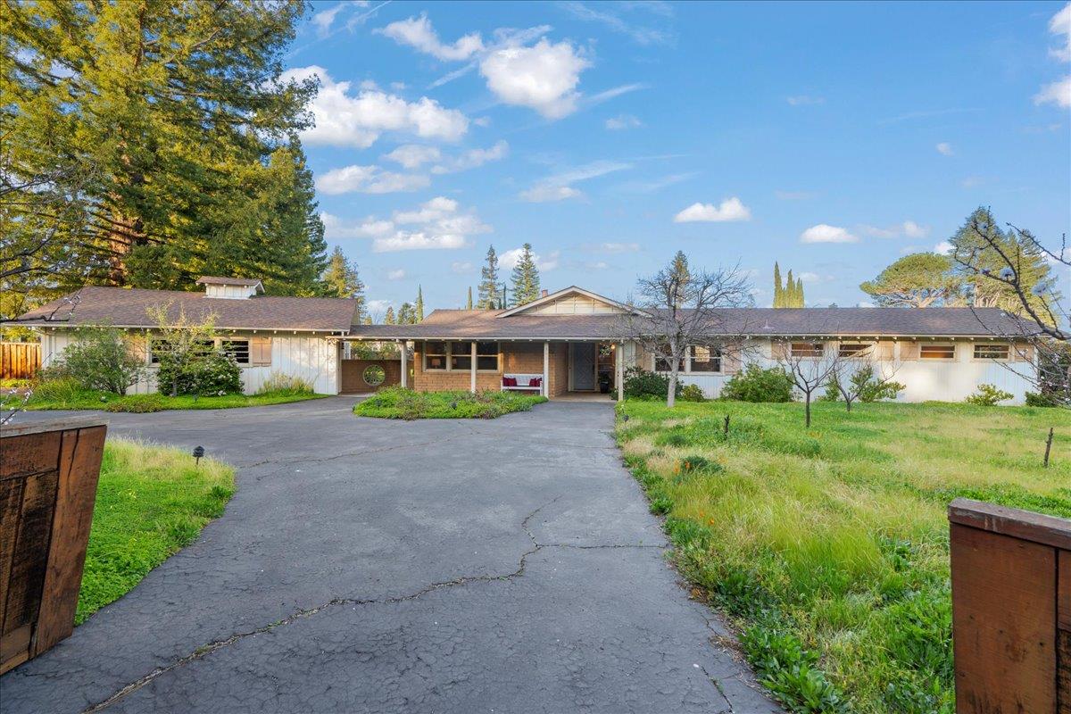 Detail Gallery Image 2 of 41 For 393 Covington Rd, Los Altos,  CA 94024 - 3 Beds | 2 Baths