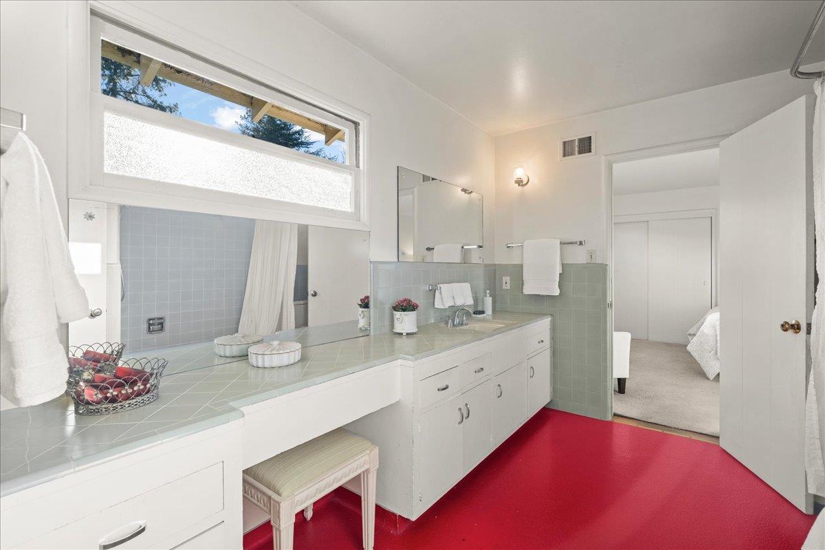 Detail Gallery Image 23 of 41 For 393 Covington Rd, Los Altos,  CA 94024 - 3 Beds | 2 Baths