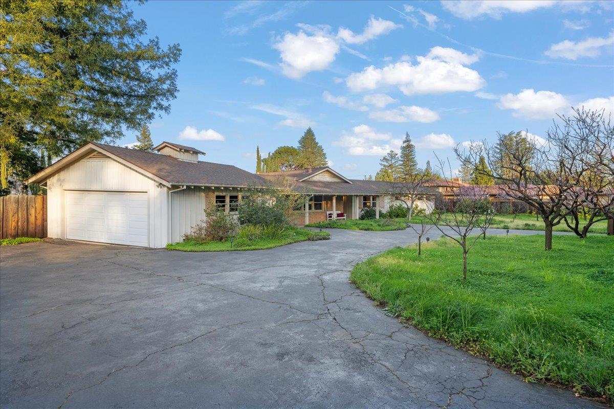 Detail Gallery Image 30 of 41 For 393 Covington Rd, Los Altos,  CA 94024 - 3 Beds | 2 Baths