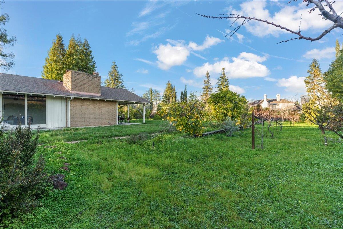 Detail Gallery Image 34 of 41 For 393 Covington Rd, Los Altos,  CA 94024 - 3 Beds | 2 Baths