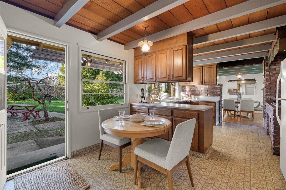 Detail Gallery Image 9 of 41 For 393 Covington Rd, Los Altos,  CA 94024 - 3 Beds | 2 Baths