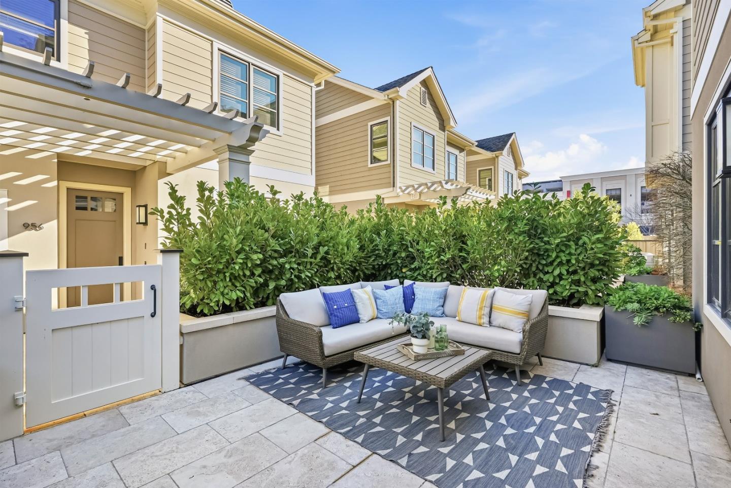 Detail Gallery Image 28 of 29 For 958 California St, Mountain View,  CA 94041 - 4 Beds | 2/1 Baths