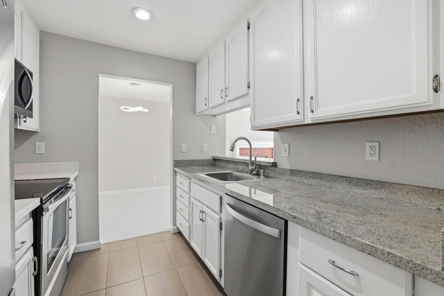 Detail Gallery Image 10 of 33 For 39843 Cedar Blvd #227,  Newark,  CA 94560 - 2 Beds | 2 Baths