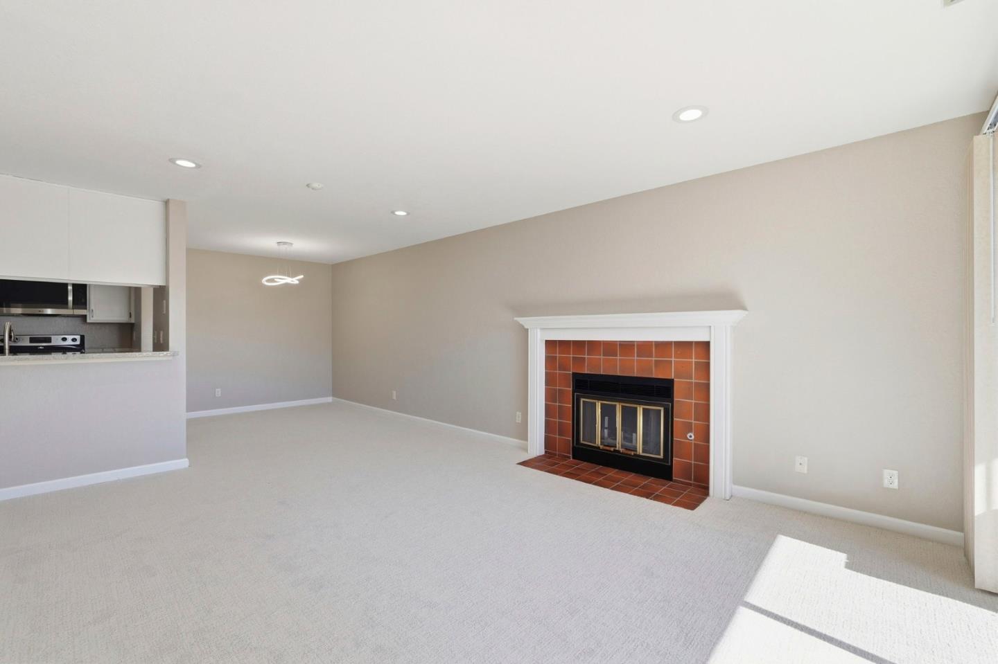 Detail Gallery Image 7 of 33 For 39843 Cedar Blvd #227,  Newark,  CA 94560 - 2 Beds | 2 Baths