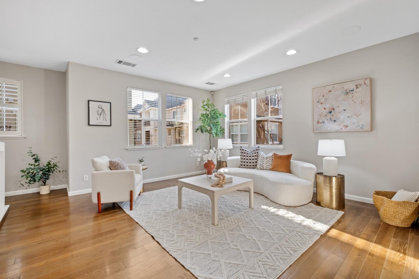 Front Image Thumbnail for ML82037268